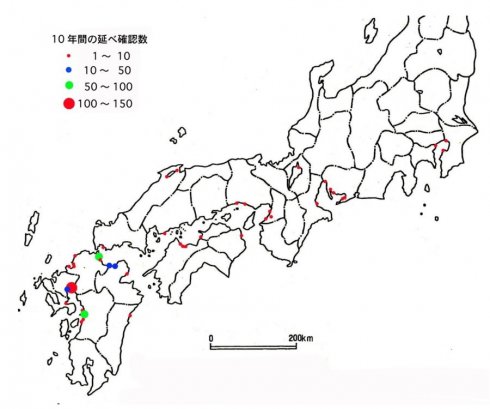 ＜図1＞ 中国遼寧省の双台河口国家級自然保護区の繁殖地で標識放鳥されたズグロカモメ識別個体の日本国内での発見地点と10年間の延べ確認数